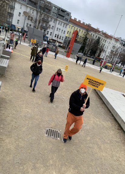 Bodydays-Inhaber "Gerdschi" Gerhard Laister bei der Demo