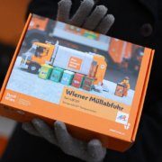 Legoset der Wiener Müllabfuhr ist beim Altwarenmarkt 48er-Tandler erhältlich