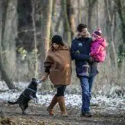 Tipps für Winterspaziergänge mit Hund im Lockdown