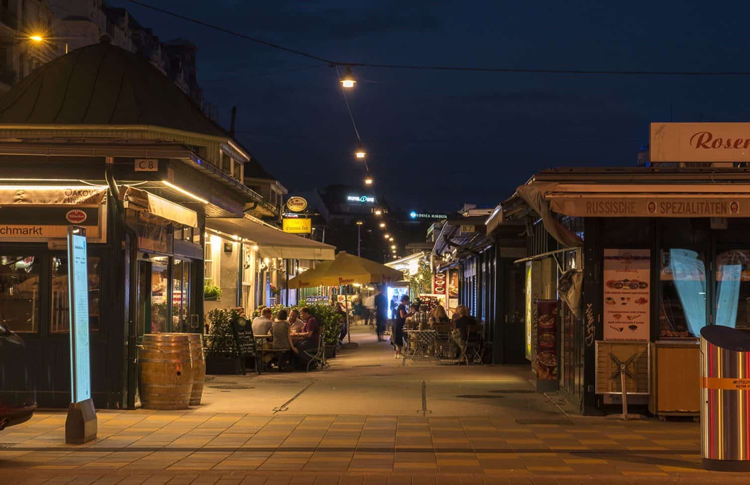 Wiener Naschmarkt bei Nacht