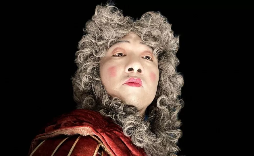 Bassbariton Jinxin Chen als Kapellmeister in "Il maestro di cappella"