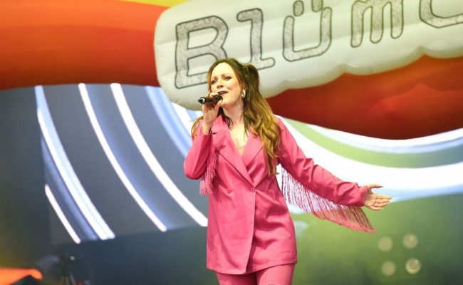 Bei der 90s Super Show auf der Wiener Donauinsel kommt Blümchen auf die Bühne.