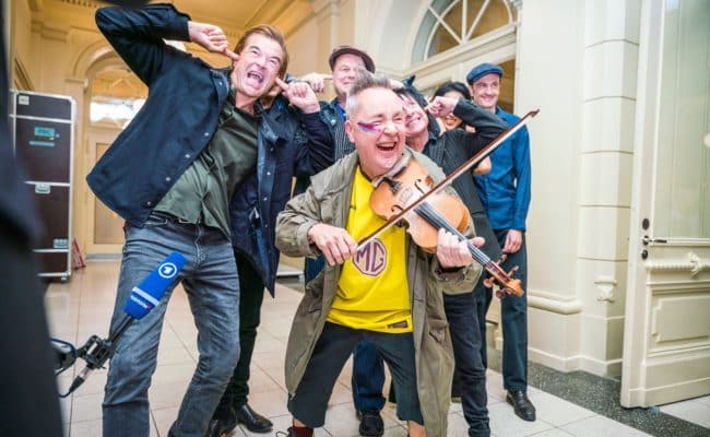 Die Toten Hosen, Esther Kim und Nigel Kennedy