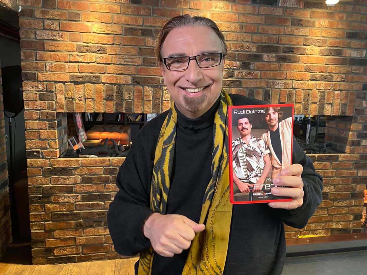 Rudi Dolezal präsentiert sein Buch "My Friend Freddie"