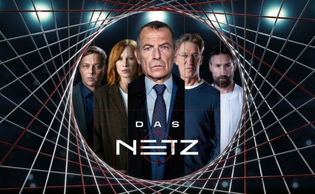 Tom Wlaschiha, Birgit Minichmayr, Raymond Thiry, Tobias Moretti und Benjamin Sadler in "Das Netz".