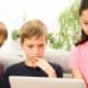 Schüler der Unterstufe erhalten Beratung von Lern-Coaches via Video.