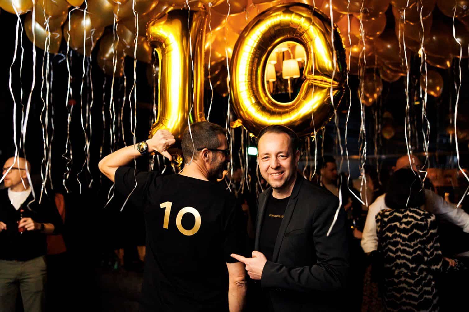 Michael Posch und Patrik Gräftner feierten 10 Jahre Büroschluss im O - der Klub.