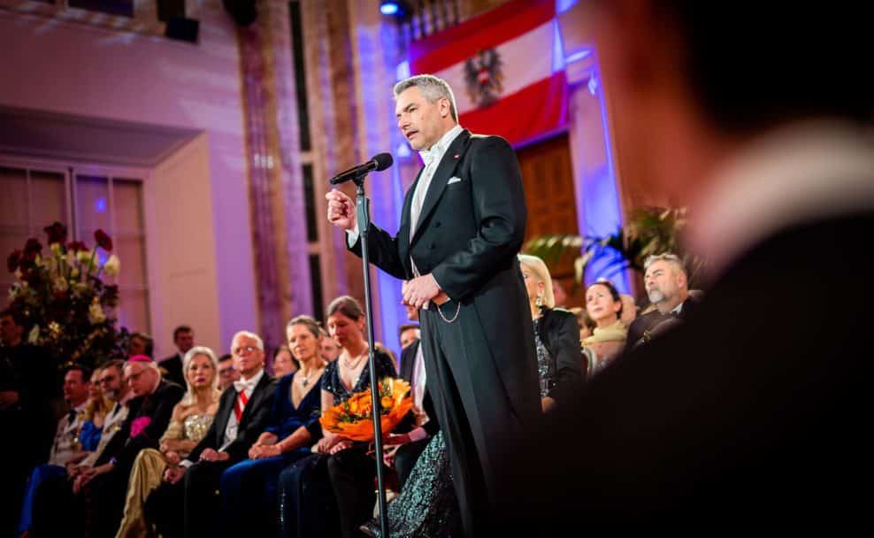 Bundeskanzler Karl Nehammer bei seiner Rede am Ball der Offiziere 2023.
