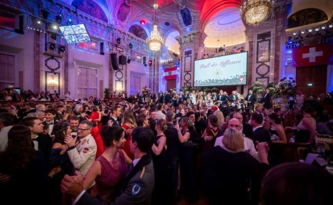 Alles Walzer am Ball der Offiziere 2023 in der Wiener Hofburg.