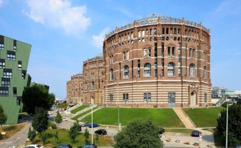 Die Planet.tt Bank Austria Halle Gasometer ist Teil des historischen Bauwerks.