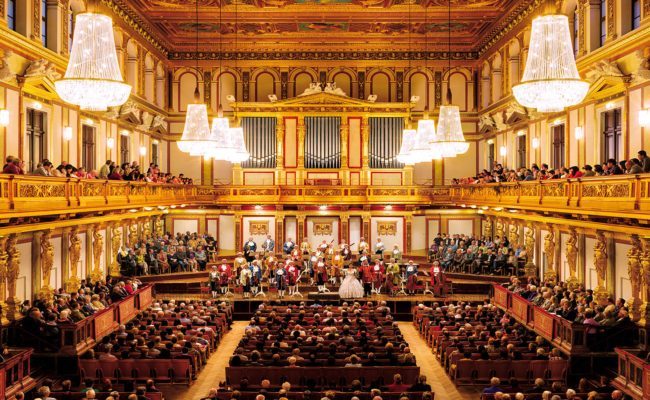 Vienna Mozart Orchestra im Goldener Saal des Musikverein.