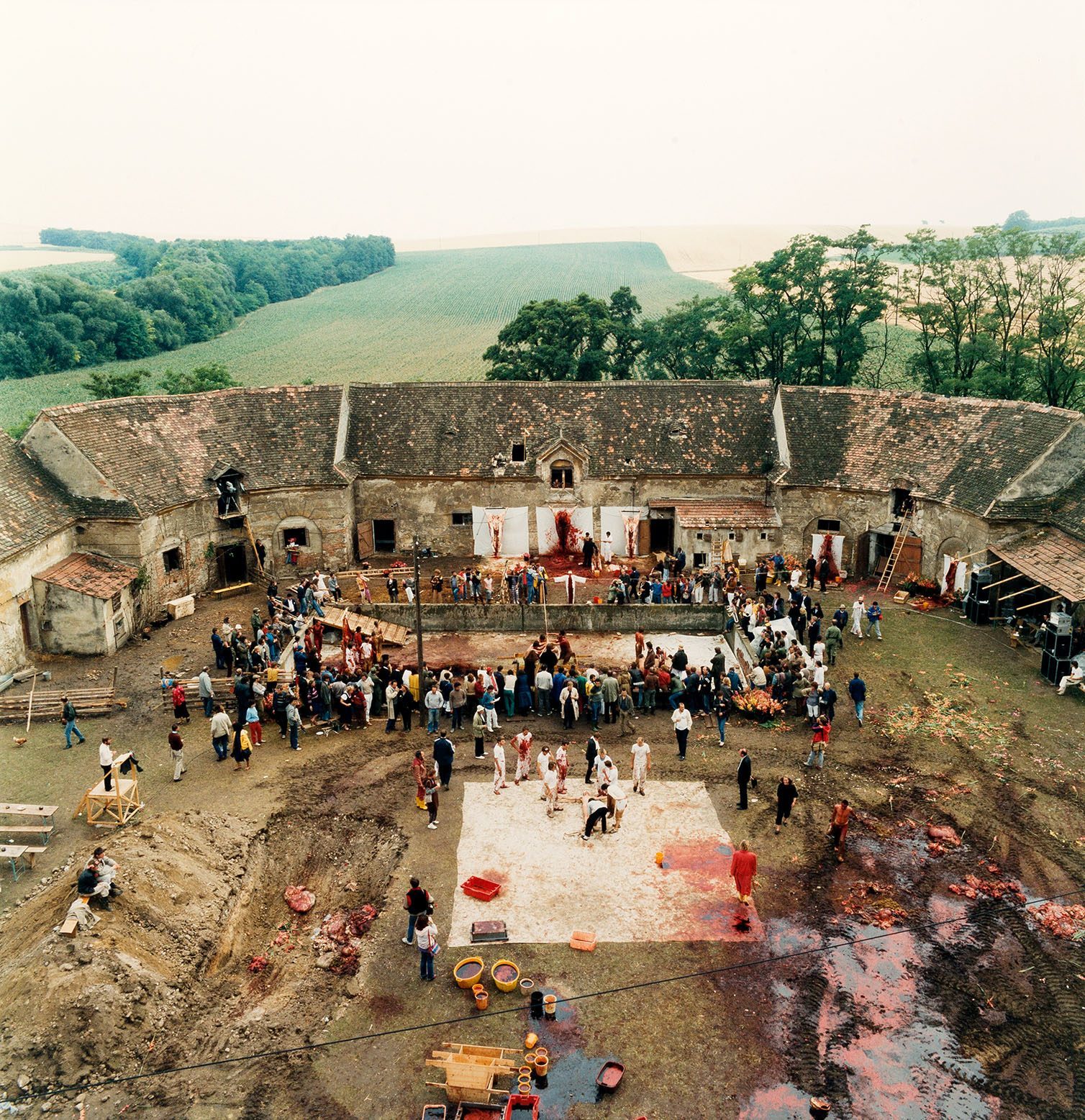 Ausstellung über Hermann Nitsch im Fotomuseum Westlicht mit Fotografien aus der Sammlung von Peter Coeln.