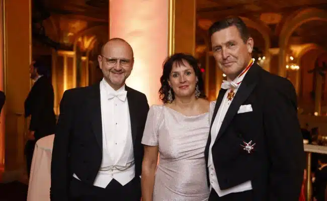 Norbert Kettner, Peter Hanke mit Gattin zu Gast beim Viennese Opera Ball 2023 im The Plaza.