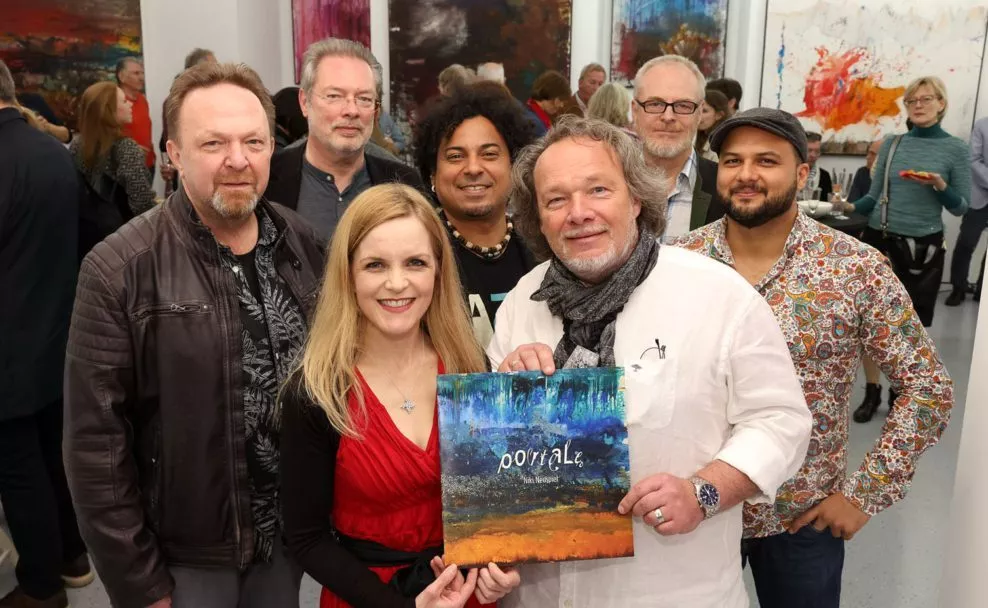 Niki Neuspiel mit Musikern und Komponisten des Musikalbums "Portale" in der CITYgalleryVienna.