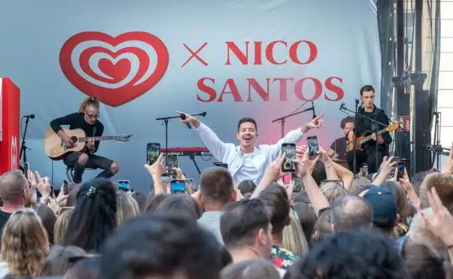 Eskimo Summer Gig mit Nico Santos im Wiener Museumsquartier.