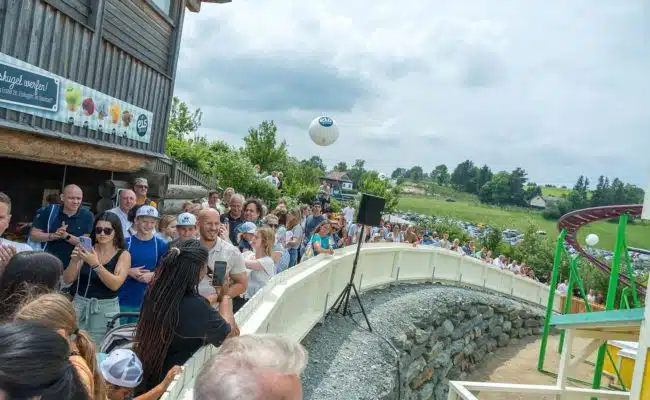 Eis-Greissler Erlebnispark in Krumbach mit 100 Meter langen "Bucklbahn".