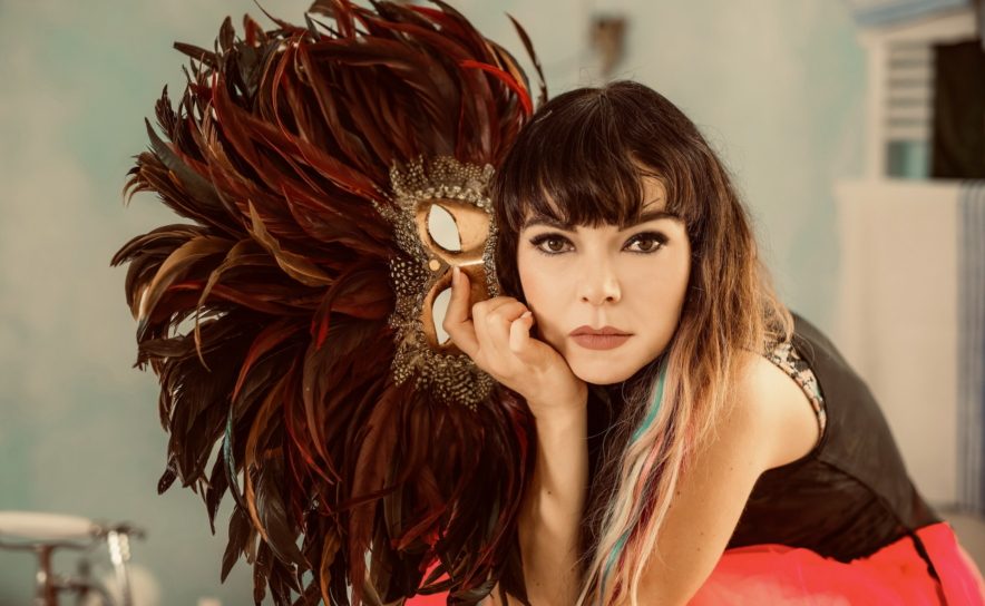 Singer-Songwriterin und Poetin: Anja Thaler aus Tirol.