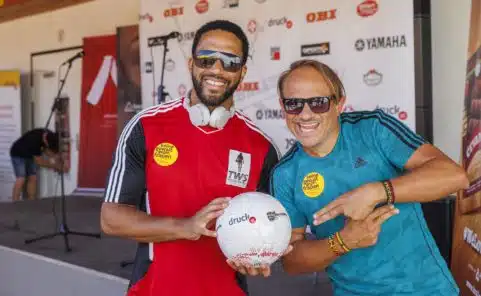 Cesar Sampson und Leo Aberer bereiten sich auf den Band Fussball Cup vor.