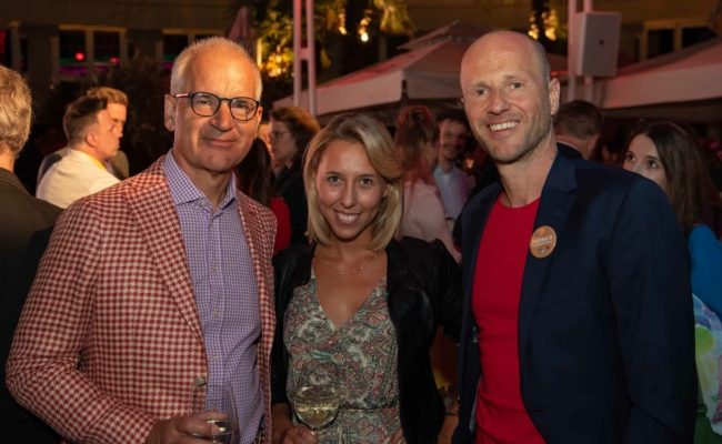 Wolfgang Layr und Barbara Bleier-Serentschy (Volksbank) mit Alex Leitner (Goldbach).