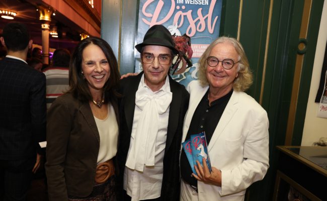 Im weißen Rössl Premiere im Wiener Metropol 2023: Vera Russwurm, Thomas Klein, Peter Hofbauer.