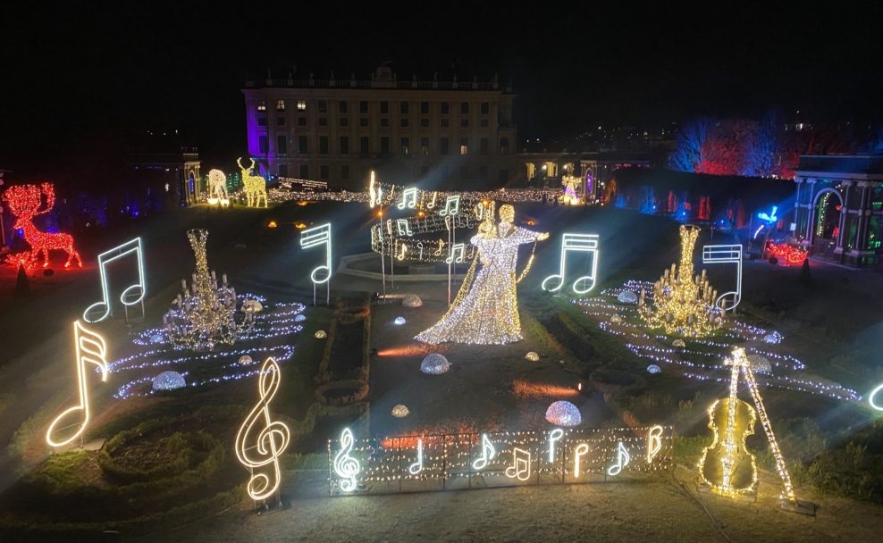 Winter Wonderland Lichterpark im Kronprinzengarten beim Schloss Schönbrunn