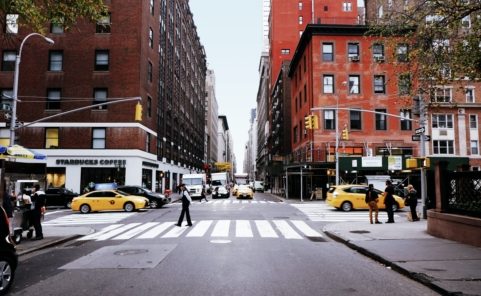 Madison Avenue, New York, United States. Foto aus dem Jahr 2016 via Unsplash.