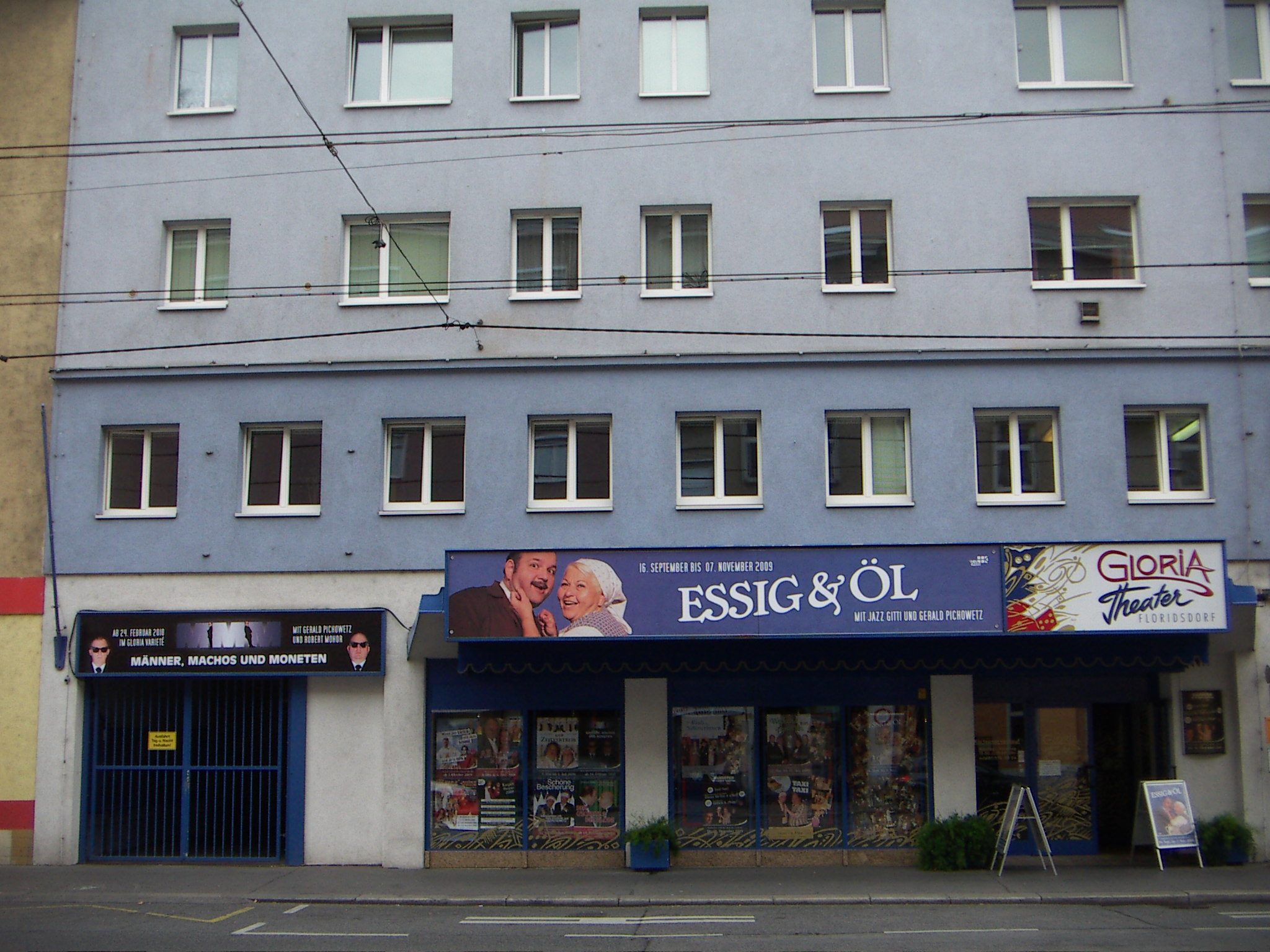 Das Gloria Theater ist ein privates Theater im 21. Wiener Gemeindebezirk.