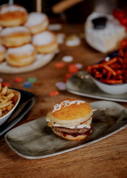 Die Krapfen-Burger 2024 von Le Burger gibt's vom 12. bis 18. Februar.