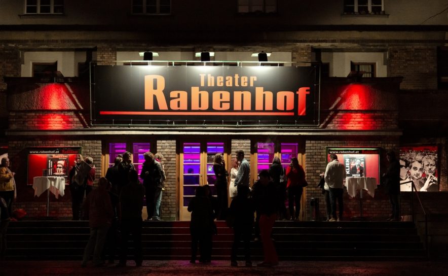 Das Rabenhof Theater befindet im gleichnamigen Gemeindebau im dritten Wiener Gemeindebezirk.