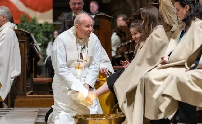 Die Fußwaschung von Kardinal Schönborn ist Bestandteil der Ostergottesdienste in Wien am Gründonnerstag.