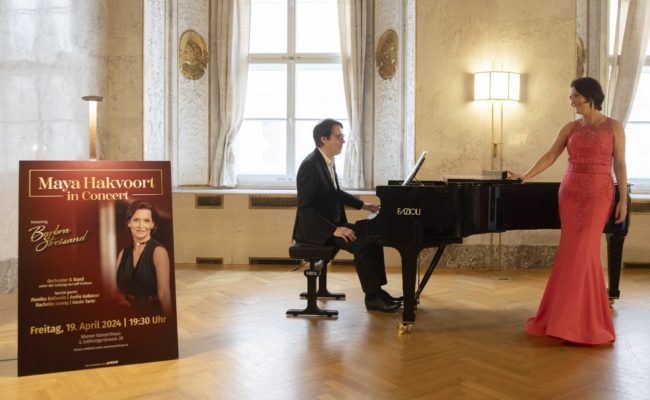 Maya Hakvoort beim Probentermin im Alten Rathaus Wien.