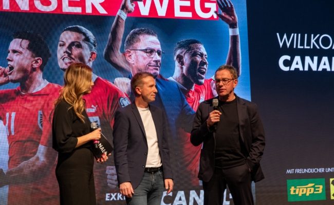 Klaus Mitterdorfer und Ralf Rangnick freuen sich über die EM-Teilnahme.