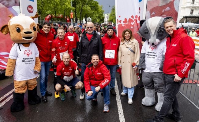 Erfolgreicher Auftakt des Vienna City Marathon mit dem Coca-Cola Inclusion Run 2024.
