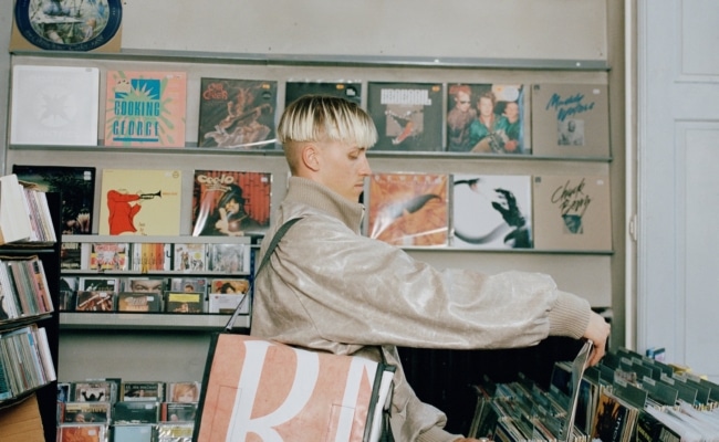 30 Schallplatten passen in die F21 Nightclub von Freitag.
