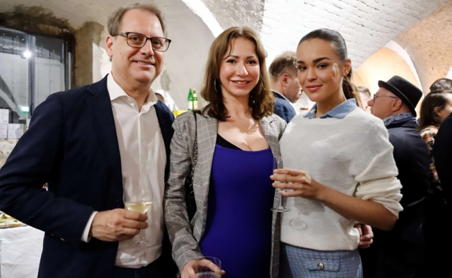 Göttinnenkunst-Vernissage im Schloss Neugebäude
