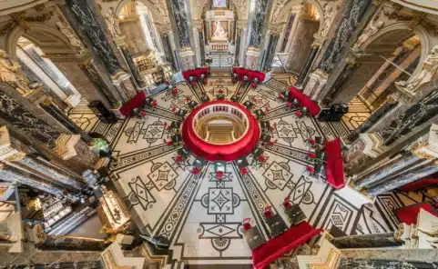 Café in der Kuppelhalle im Kunsthistorisches Museum