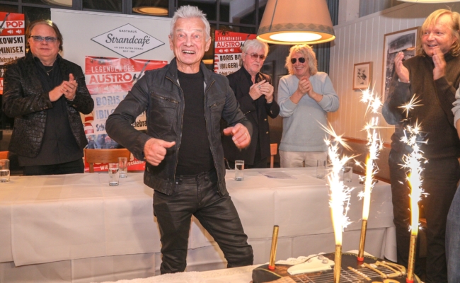Fest zum 80. Geburtstag von Boris Bukowski | © Lepsi Boris Bukowski feiert 80. Geburtstag mit Freunden im Strandcafé an der Alten Donau.