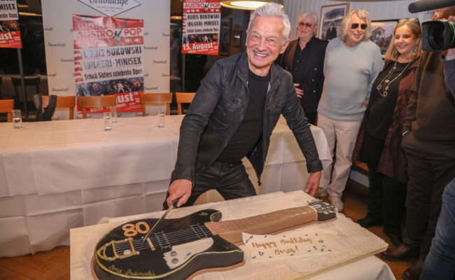 Fest zum 80. Geburtstag von Boris Bukowski | © Lepsi Boris Bukowski feiert 80. Geburtstag mit Freunden im Strandcafé an der Alten Donau.