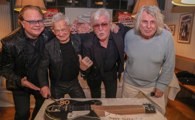 Fest zum 80. Geburtstag von Boris Bukowski | © Lepsi Boris Bukowski feiert 80. Geburtstag mit Freunden im Strandcafé an der Alten Donau.