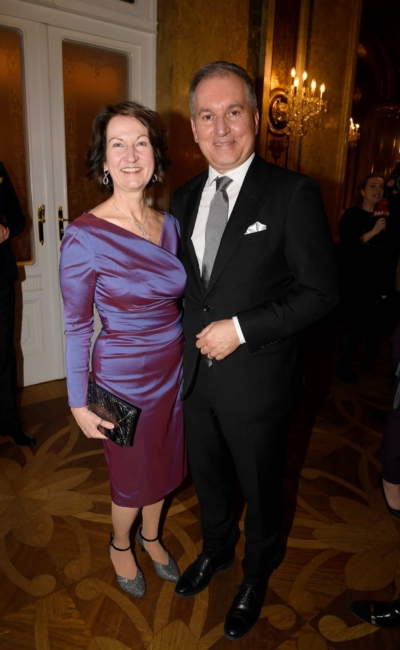 Galadinner-Gäste im Hotel Imperial | © Michael Tinnefeld Galadinner-Einladung von Guschlbauer und Lafer im Hotel Imperial vor dem Wiener Opernball 2026.