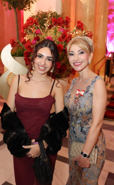 Juristenball 2026 – Angatscheva | © Katharina Schiffl Donka Angatscheva mit ihrer Tochter Chiara beim Juristenball 2026 in der Wiener Hofburg.