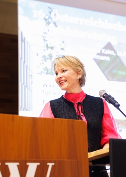 Susanne Kalss und Elīna Garanča beim 16. Aufsichtsratstag an der WU Wien 2026.