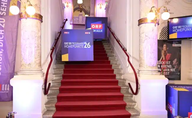 Programmpräsentation von ORF III mit Fokus auf Information und Live-Formate