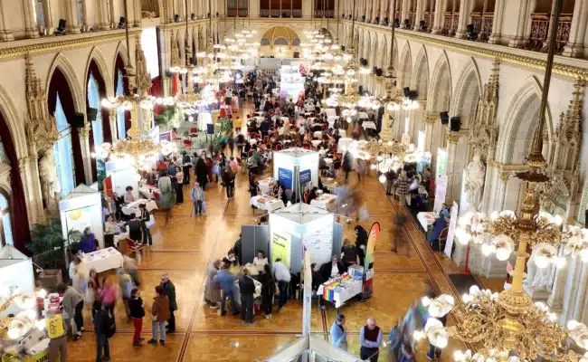 Das Wiener Rathaus lädt zum Internationalen Frauentag während der Frauenwoche ins Offene Rathaus.