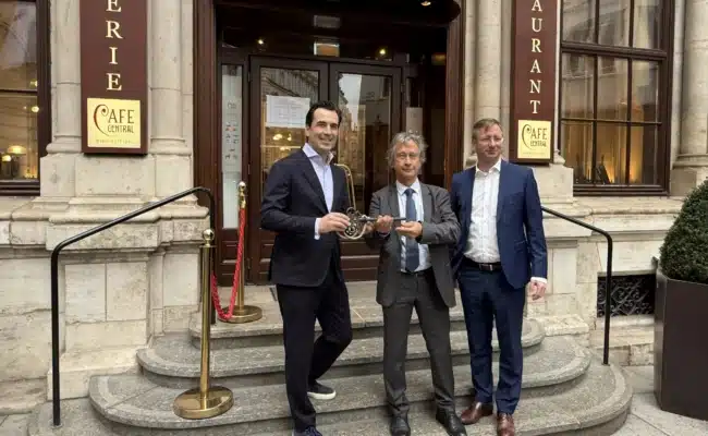 Das Cafe central sperrt zu temporär. Im Bild: Kay Fröhlich, GF Palais Events, Architekt Peter Klein, Martin Winkler, CEO Verkehrsbuero.