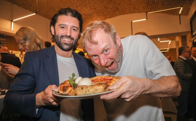 Cocore Wien 1. Bezirk Eröffnung - Dominique Heinrich und Stefan Koubek | © Lepsi Dominique Heinrich und Stefan Koubek bei der Eröffnung des Cocore-Restaurants.