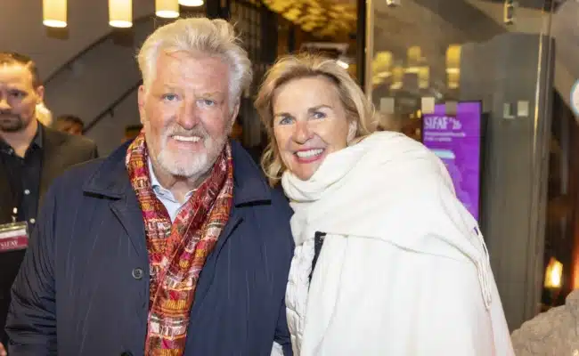 Autorin Hera Lind bei der SIFAF-Eröffnung in Salzburg | © Andreas Kolarik Autorin Hera Lind und Engelbert Lainer bei der gesellschaftlichen Eröffnung der SIFAF 2026.