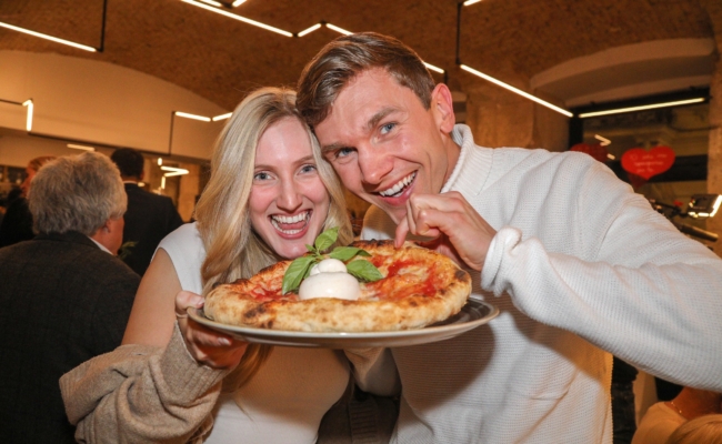 Cocore Wien 1. Bezirk Eröffnung - Patricia Tomek und Roman Schindler | © Lepsi Patricia Tomek und Roman Schindler bei der Cocore-Eröffnung in der Bräunerstraße.