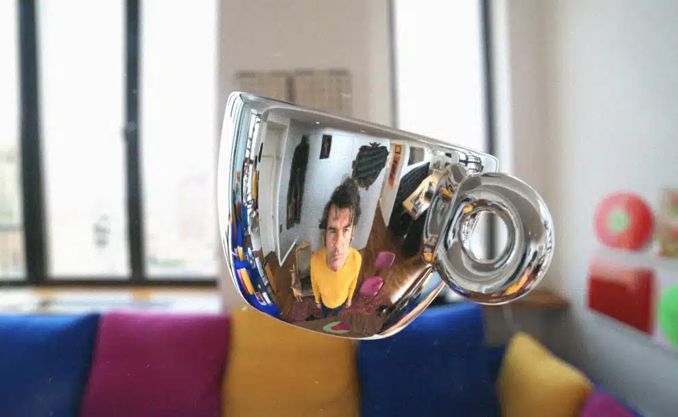 Illy Espresso Tassen von Stefan Sagmeister mit reflektierender Oberfläche und Spiegelmotiv