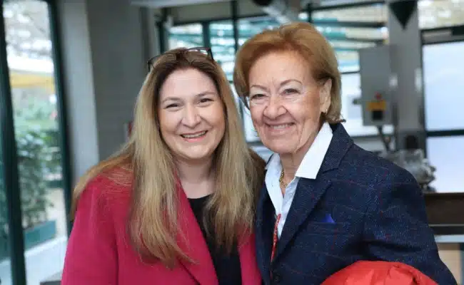 Schweizerhaus Eröffnung 2026 | © Peter Tomschi Barbara Novak und Regina Kolarik bei der Schweizerhaus Saisoneröffnung 2026